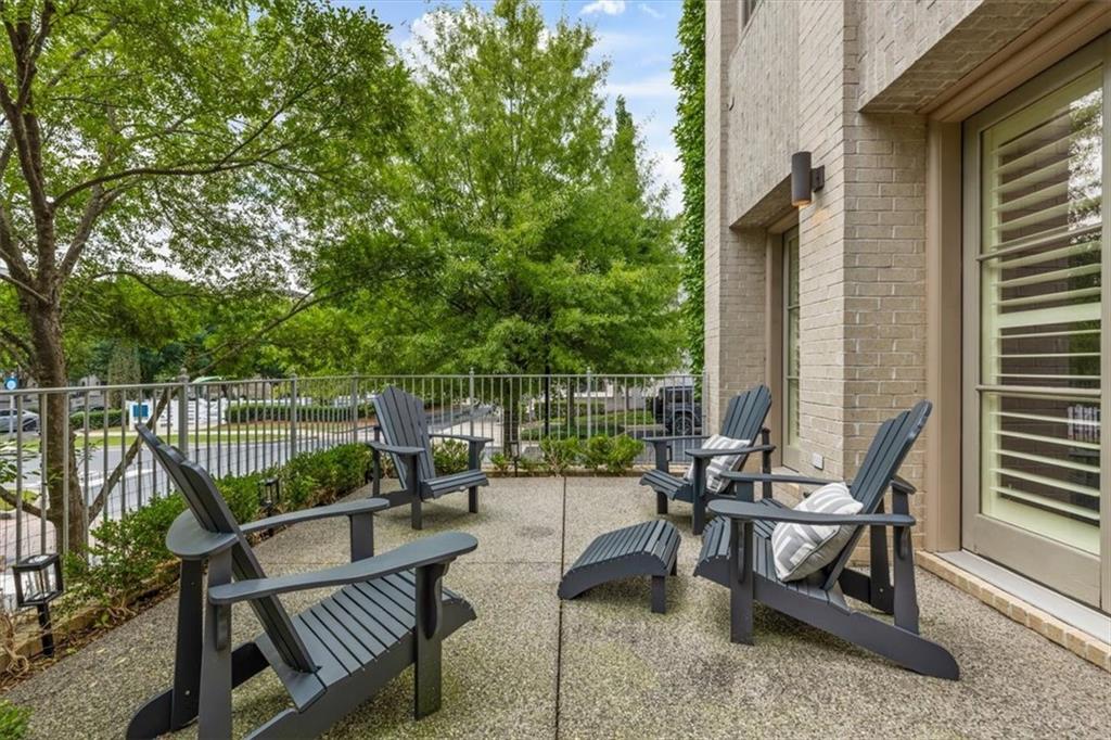 878 3rd Street Property Photo 8
