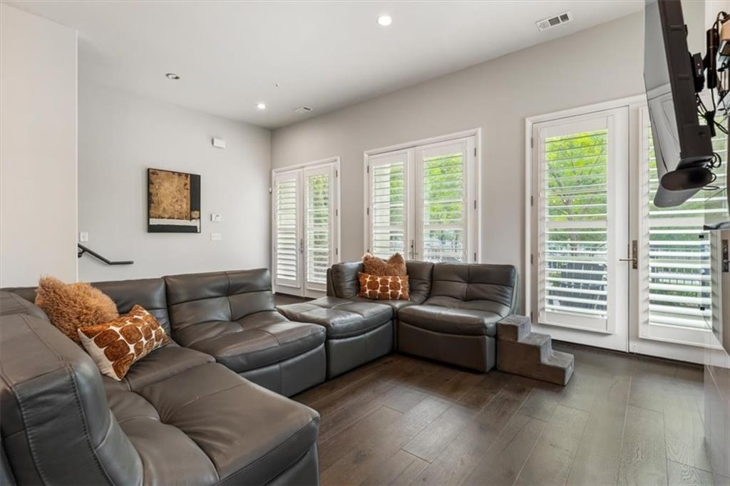 878 3rd Street Property Photo 12