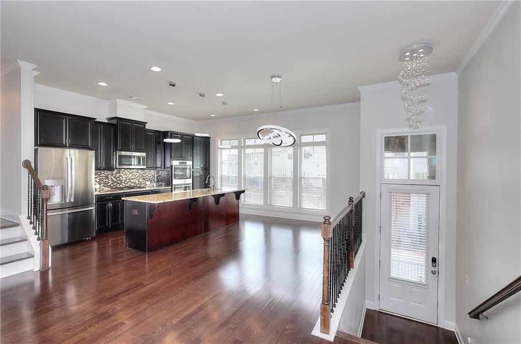 1306 Harris Way Property Photo 4
