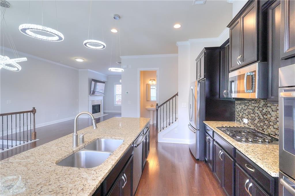 1306 Harris Way Property Photo 6