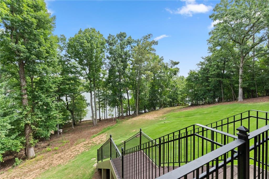 2819 Ne Point Overlook Property Photo 3