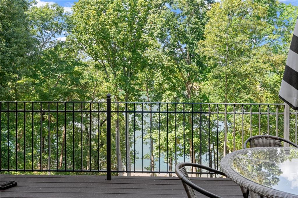 2819 Ne Point Overlook Property Photo 7