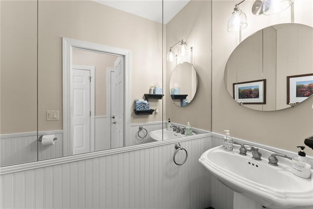 2819 Ne Point Overlook Property Photo 41