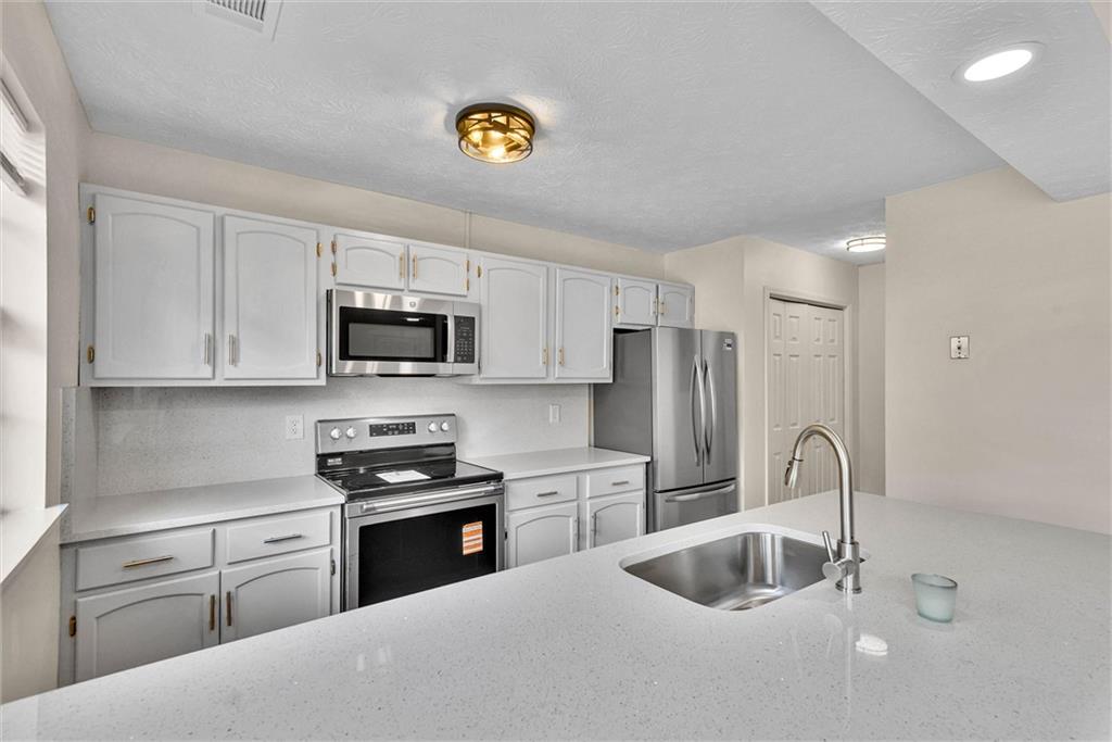 1111 Greenyard Way Property Photo 7