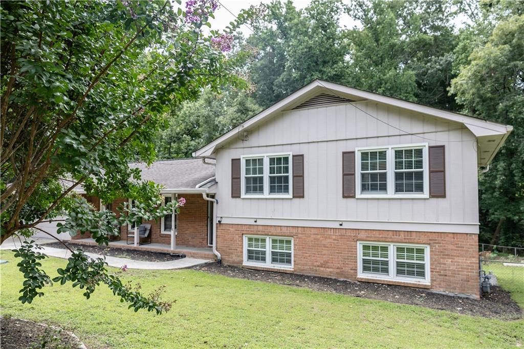 5382 Rockwood Ct. Property Photo 2