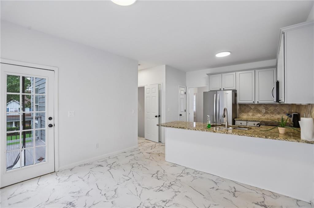 300 Harcourt Place Property Photo 12