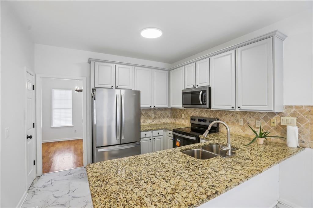 300 Harcourt Place Property Photo 13
