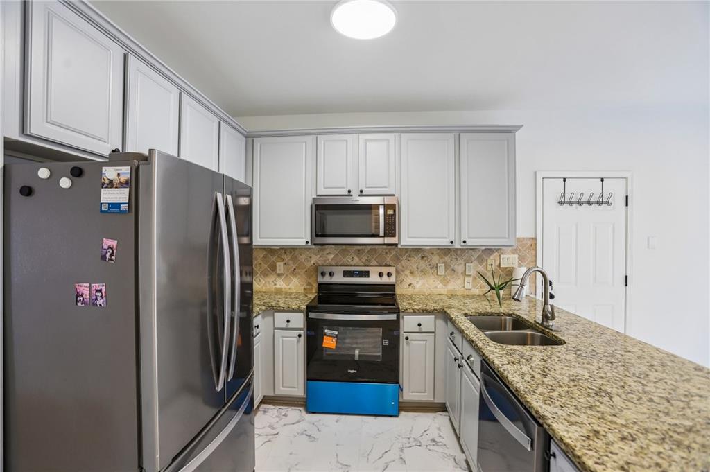 300 Harcourt Place Property Photo 15