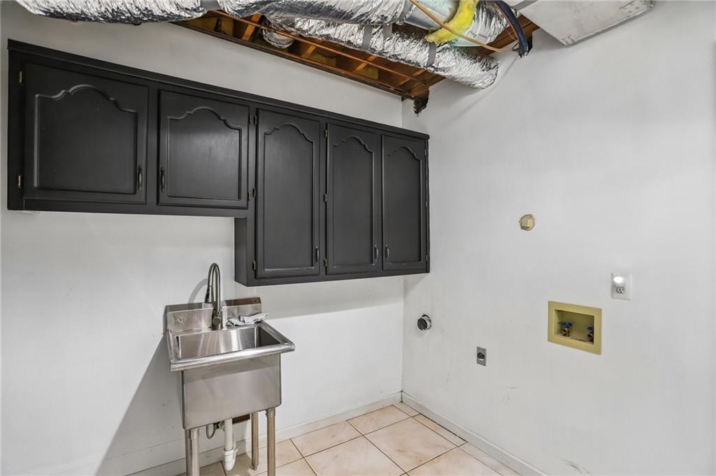 300 Harcourt Place Property Photo 29