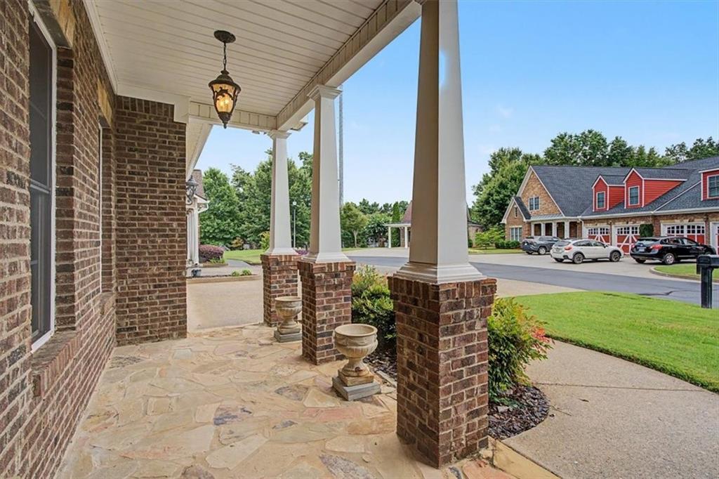 2327 Sandy Oaks Drive Property Photo 6