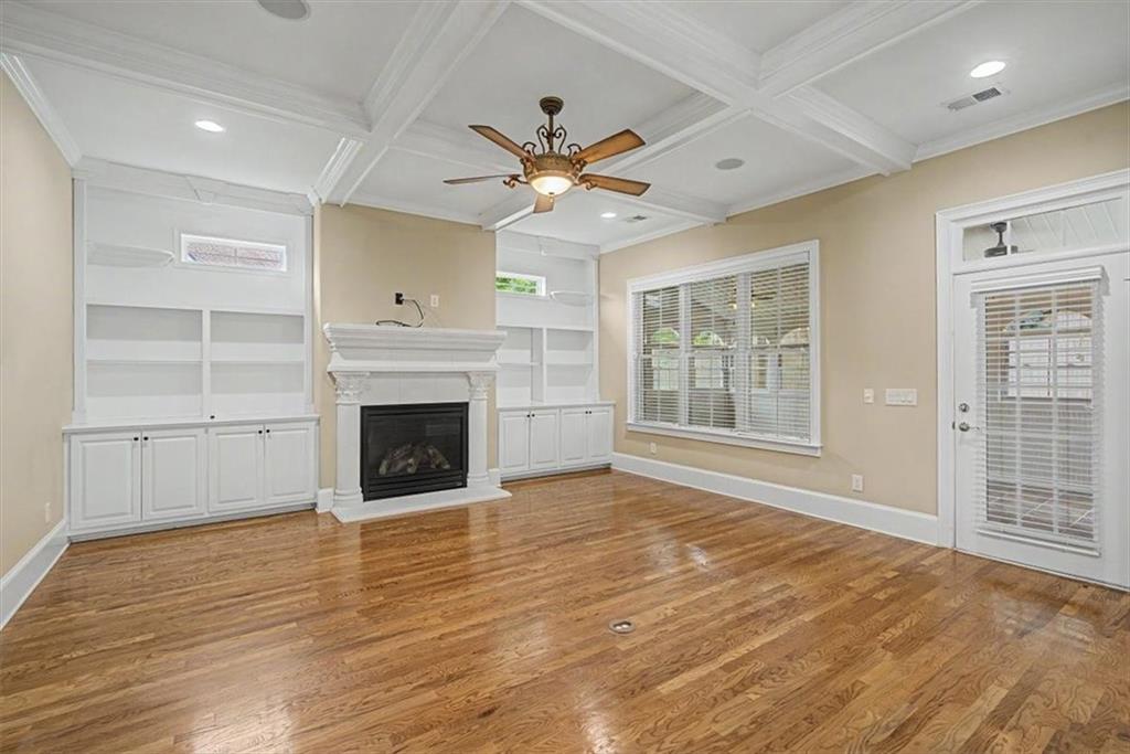 2327 Sandy Oaks Drive Property Photo 10