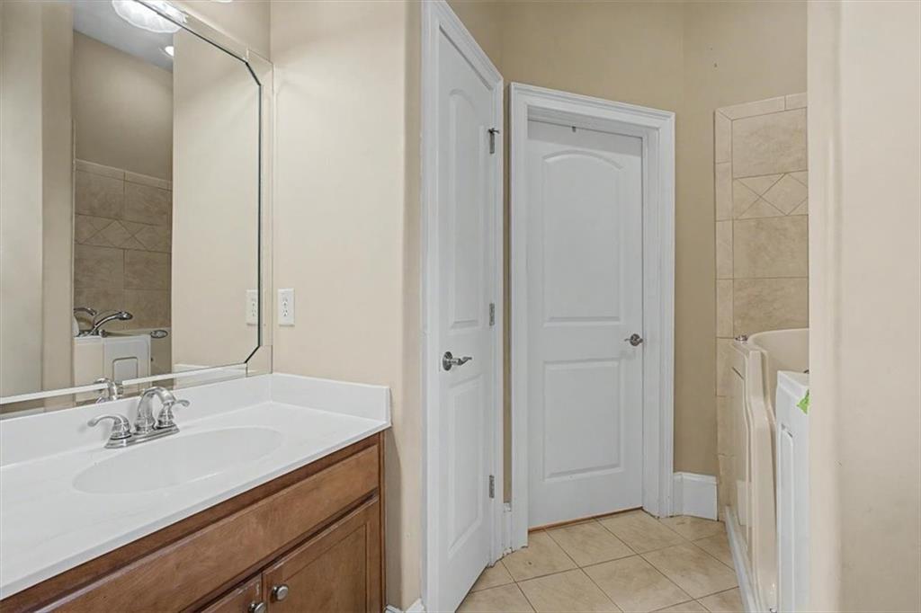 2327 Sandy Oaks Drive Property Photo 24