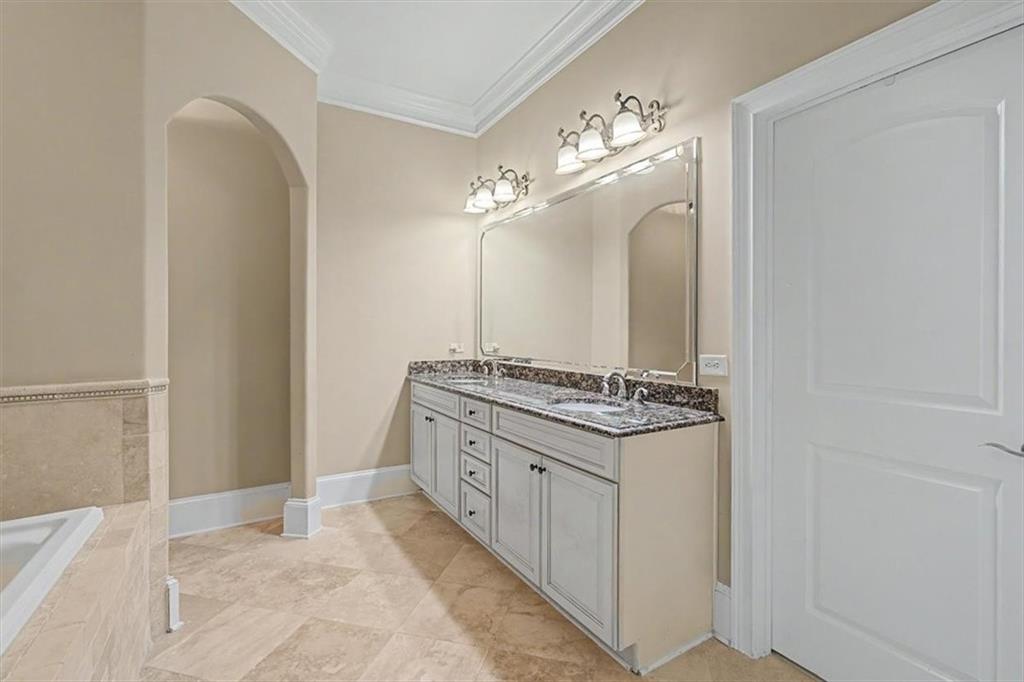 2327 Sandy Oaks Drive Property Photo 35