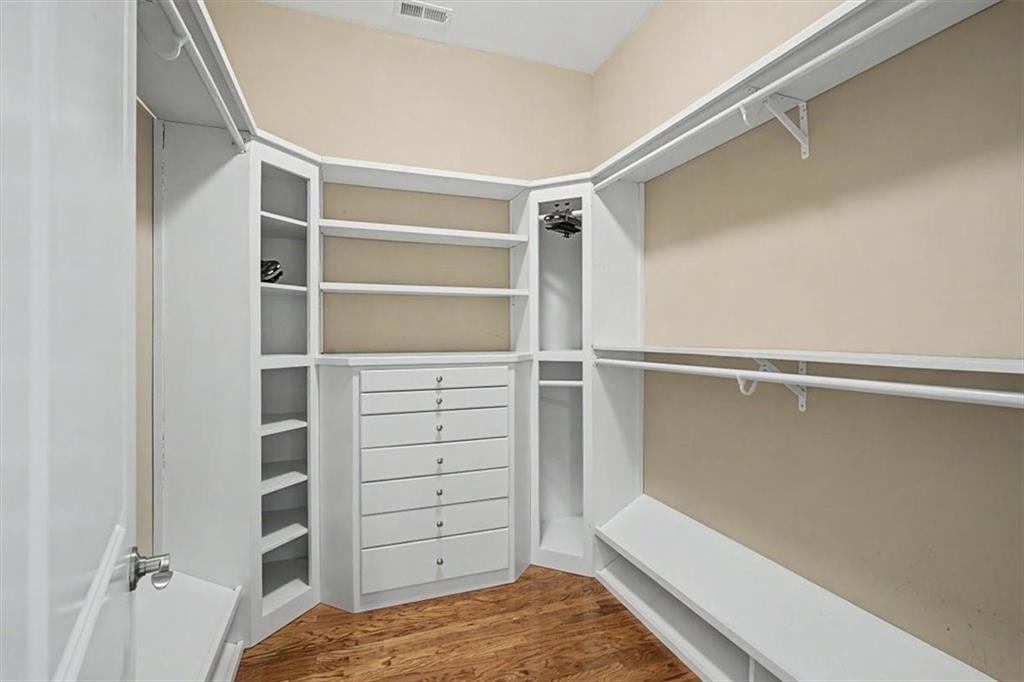 2327 Sandy Oaks Drive Property Photo 39