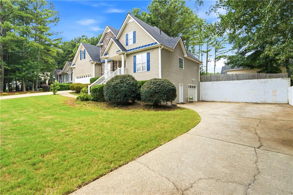 865 Whitby Drive Property Photo 3