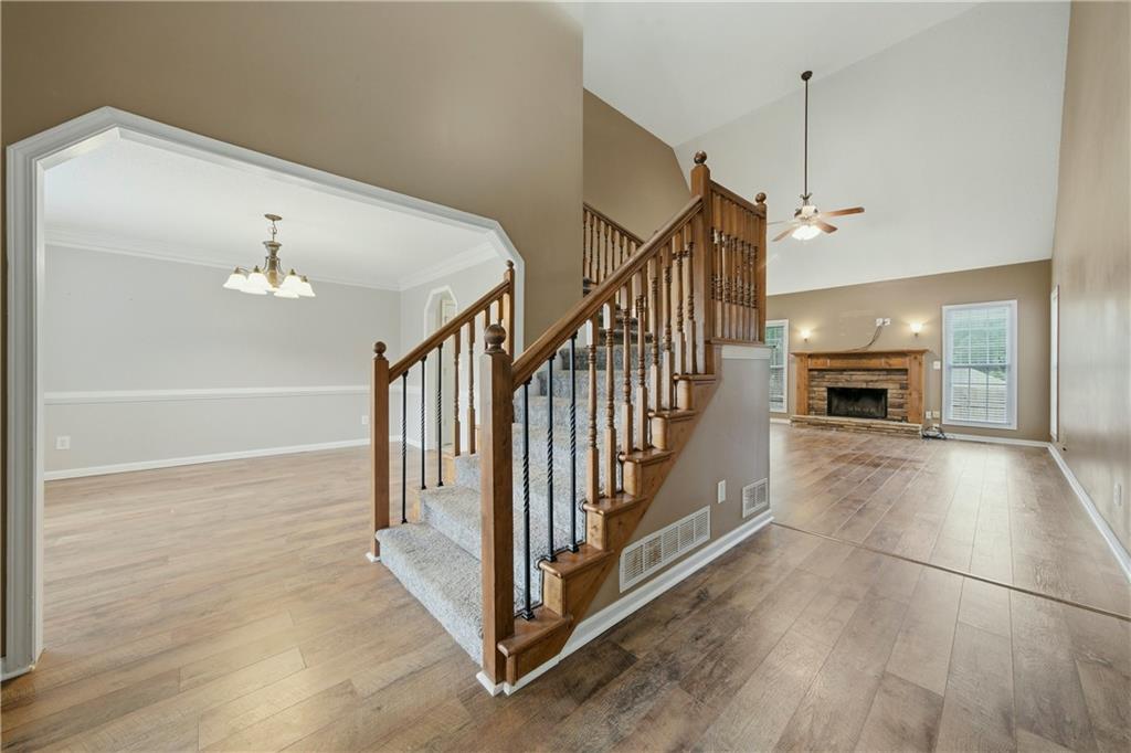 865 Whitby Drive Property Photo 4
