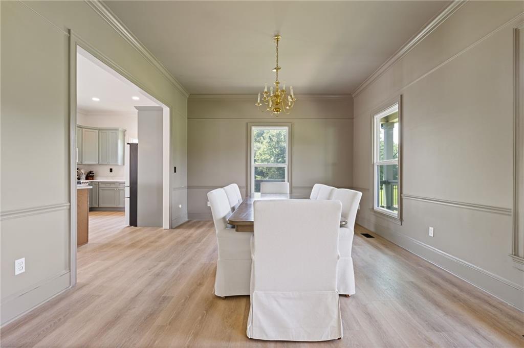 496 Davis Road Property Photo 12