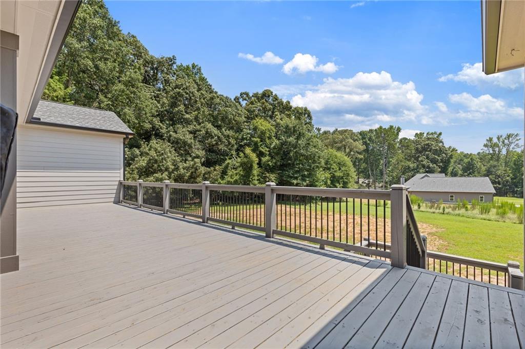 496 Davis Road Property Photo 18