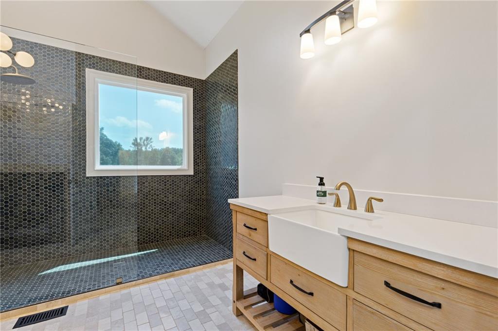 496 Davis Road Property Photo 31