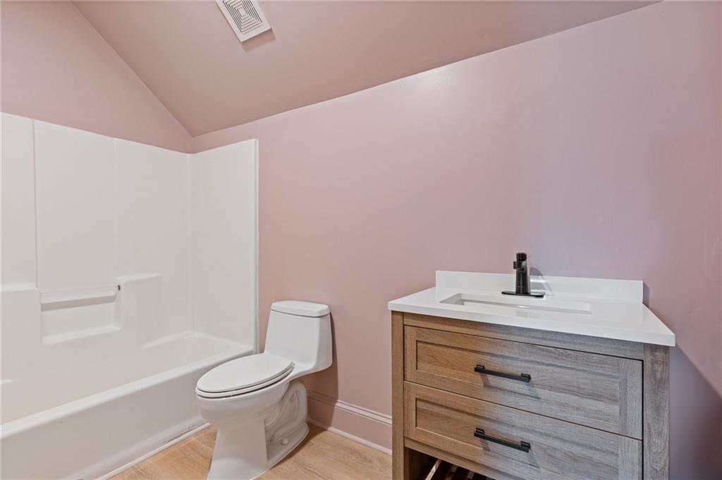 496 Davis Road Property Photo 44