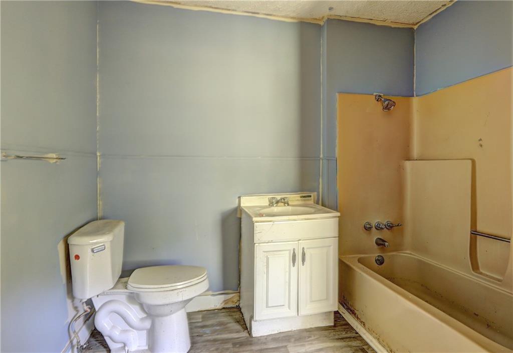 120 Caraker Avenue Property Photo 17