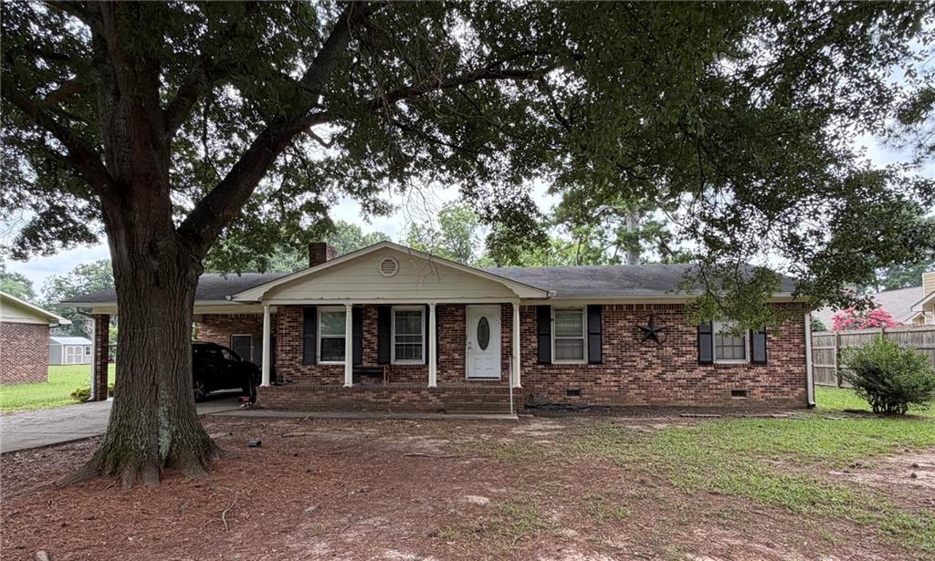 114 Shelia Drive Property Photo 1