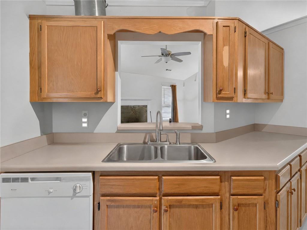 109 Collins Way Property Photo 7