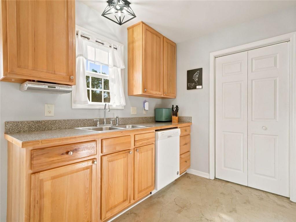 128 Brookstone Drive Sw Property Photo 9