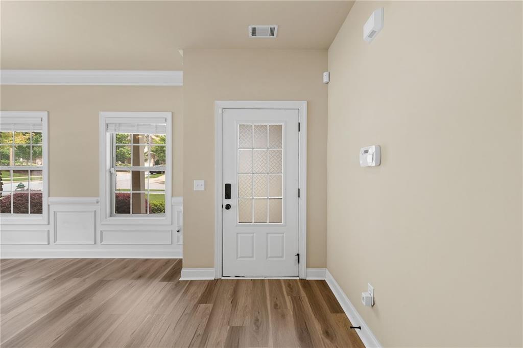 800 Ansbeth Way Property Photo 3