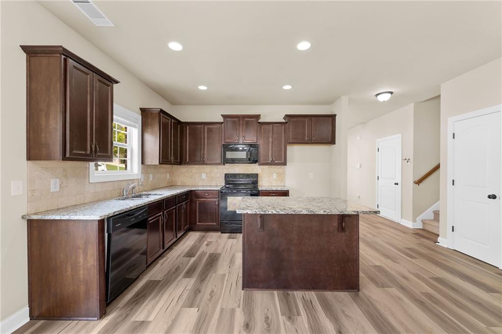 800 Ansbeth Way Property Photo 12
