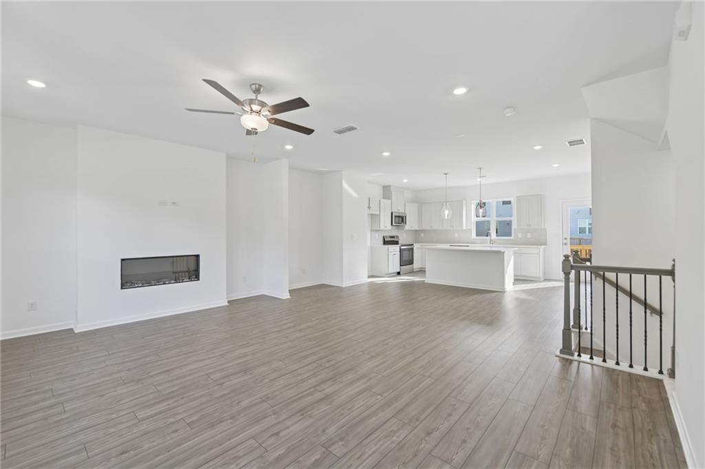 96 Epperly Way Property Photo 8