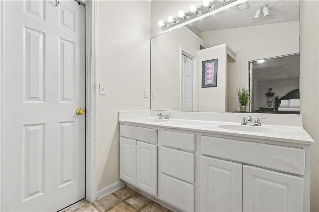 8280 Mayfern Drive Property Photo 23