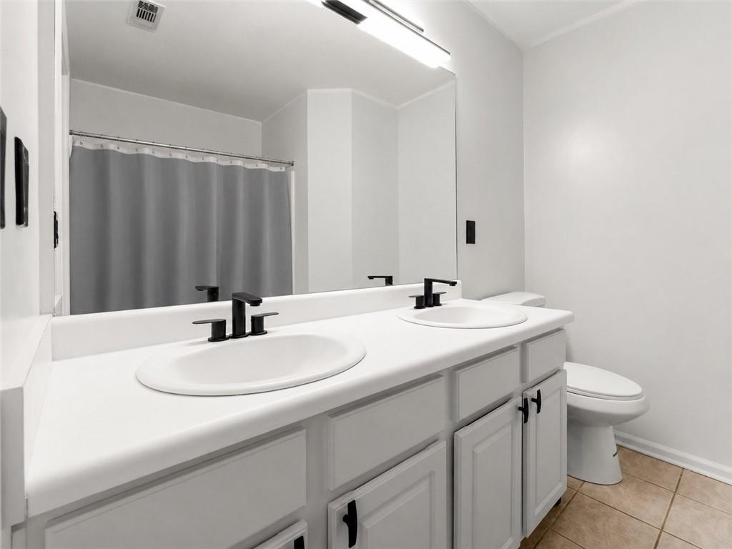 3737 Berkeley Crossing Property Photo 18