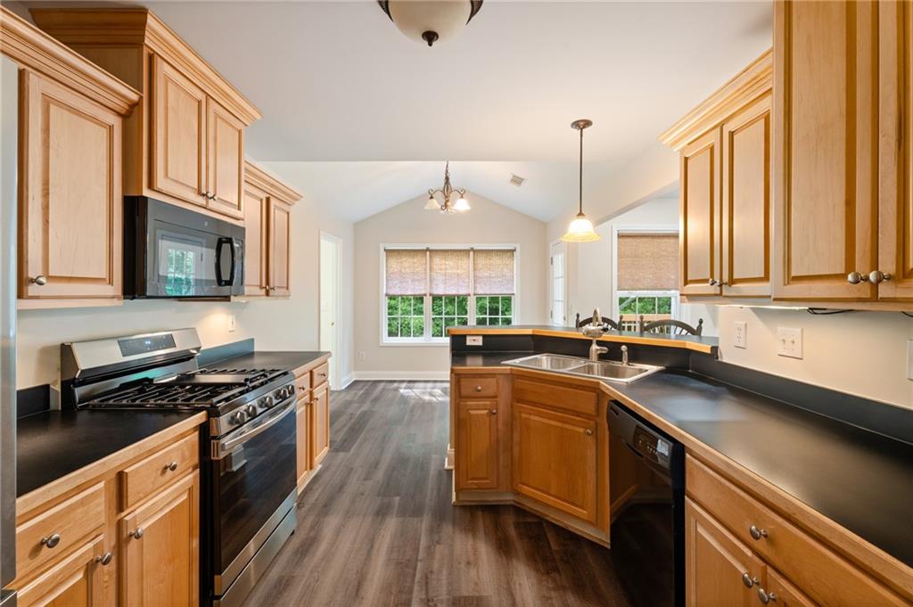 6920 Autumn Hills Drive Property Photo 7