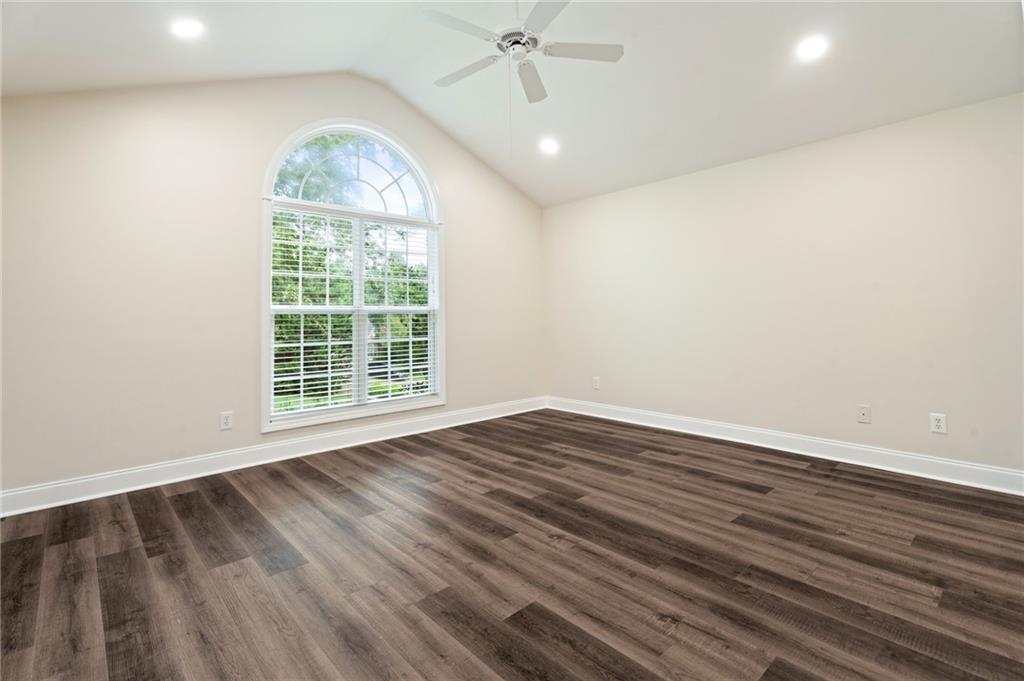 6920 Autumn Hills Drive Property Photo 9