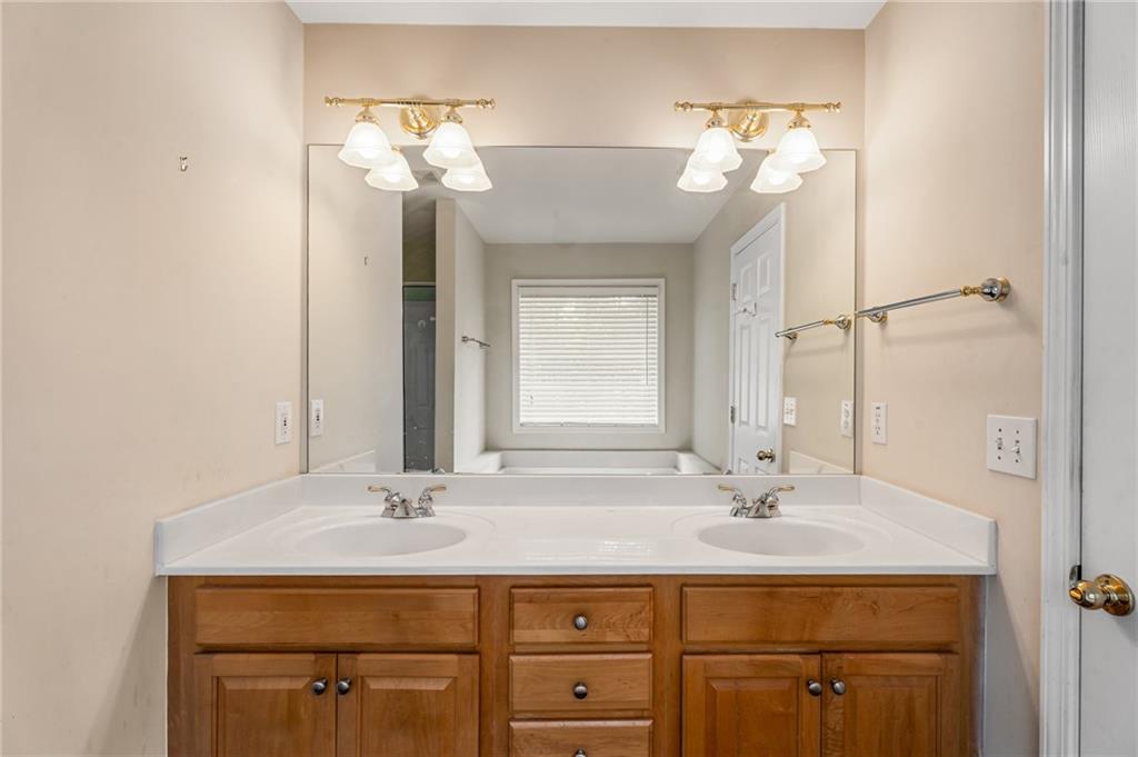 6920 Autumn Hills Drive Property Photo 10