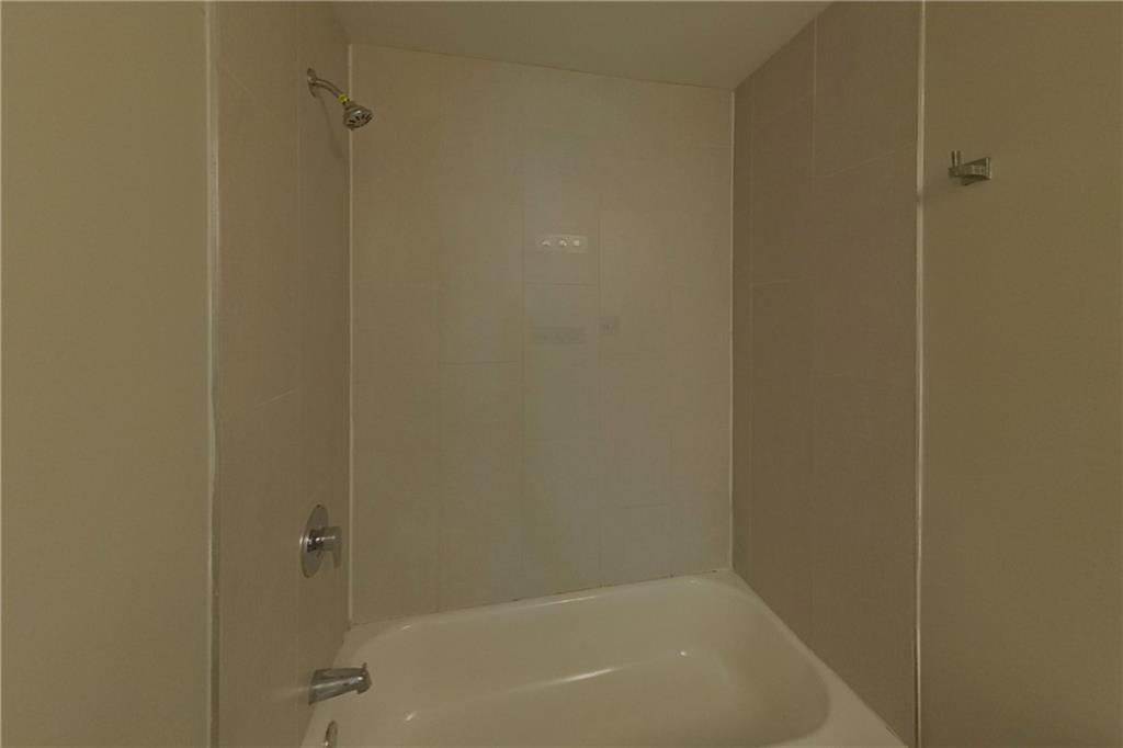 7811305 Property Photo 14