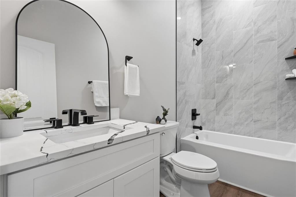 2107 E Haven Drive Ne Property Photo 26