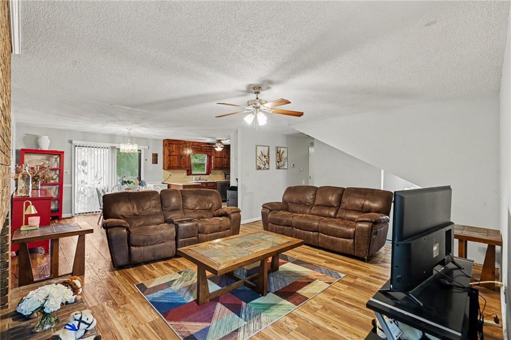 5894 Sutton Drive Property Photo 5