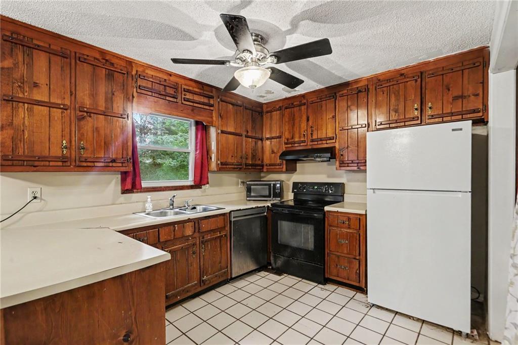 5894 Sutton Drive Property Photo 14