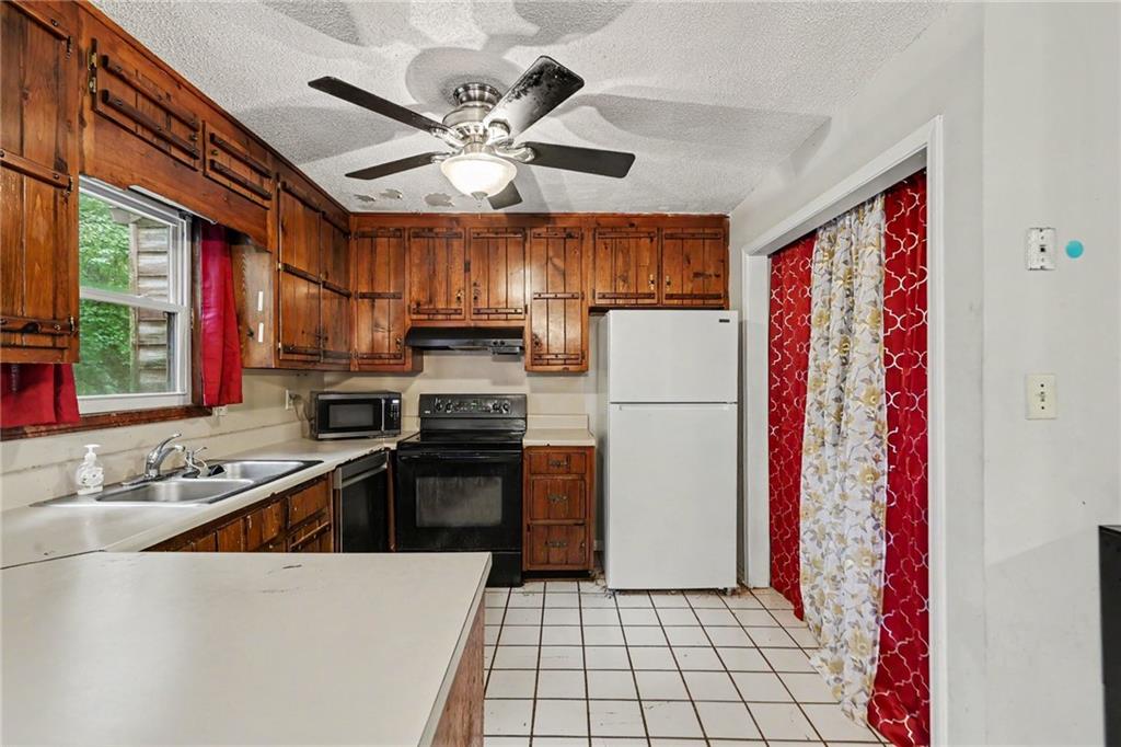 5894 Sutton Drive Property Photo 15