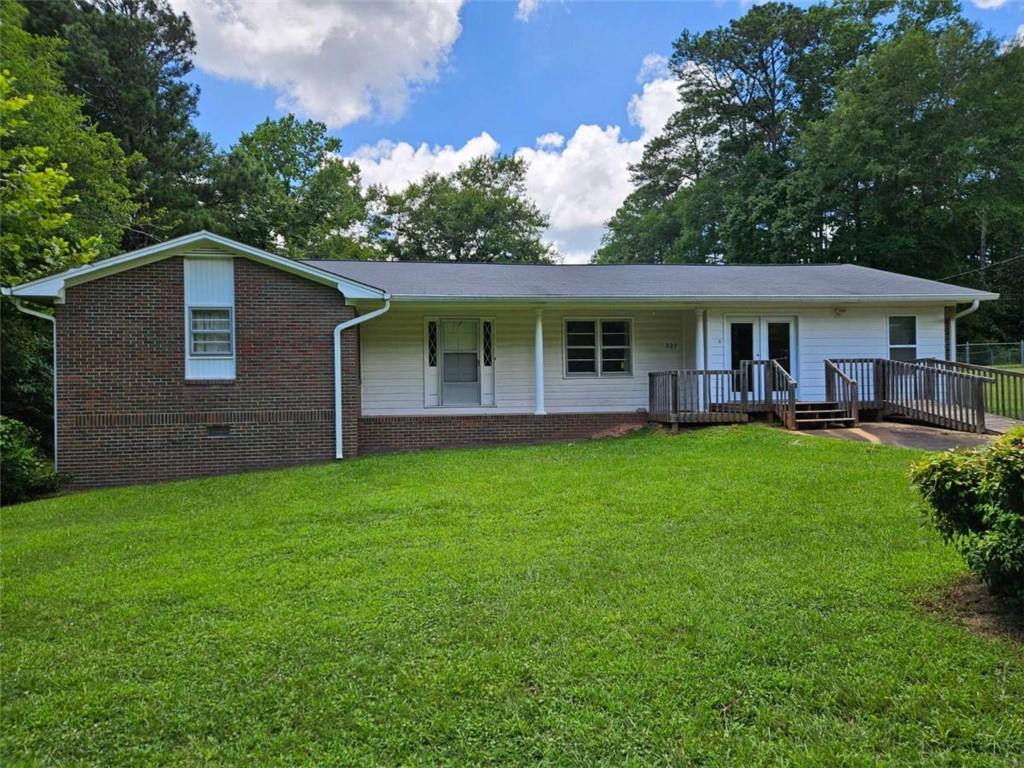 327 Kensington Circle Property Photo 1