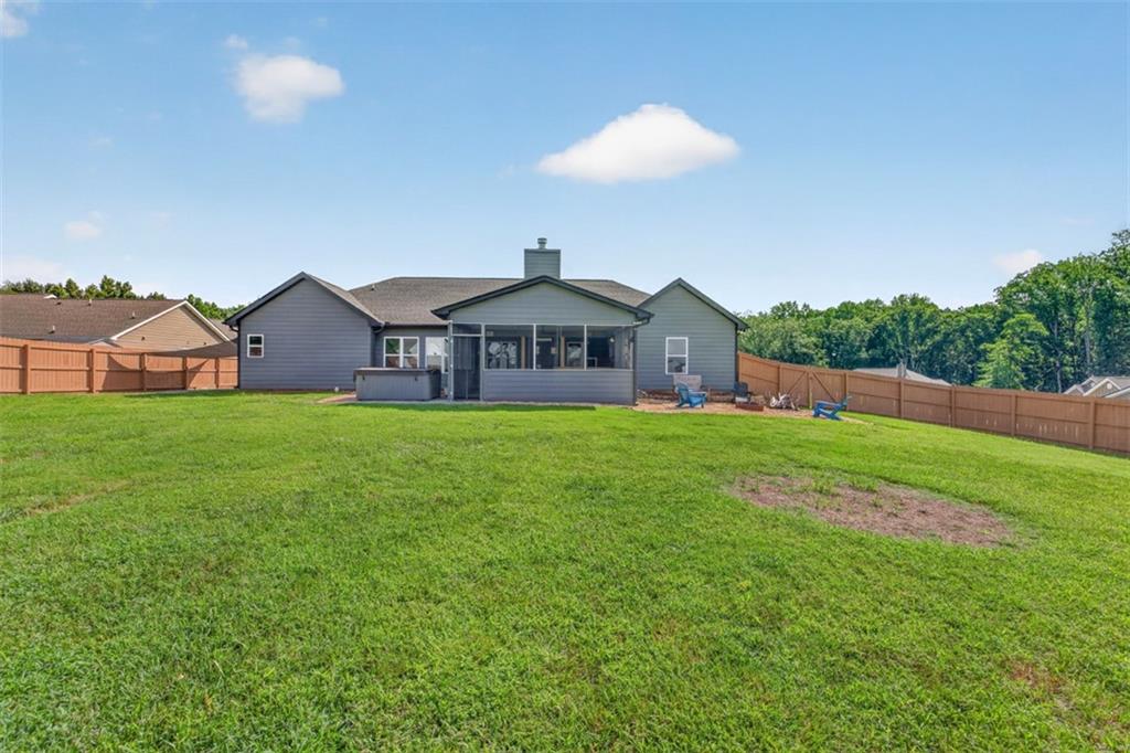 305 Mcmillian Court Property Photo 4