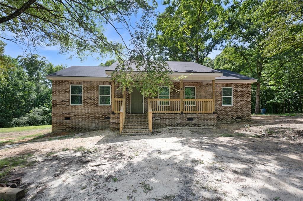 135 Holly Creek Drive Property Photo 1