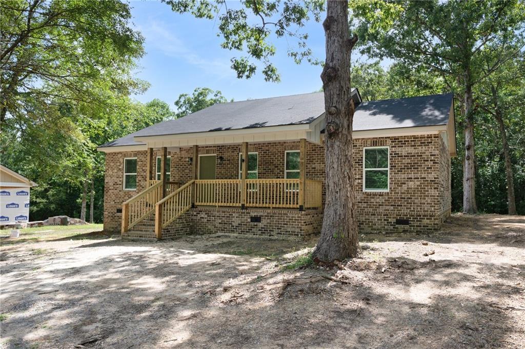 135 Holly Creek Drive Property Photo 2