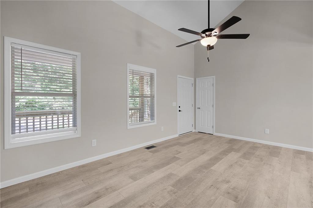 135 Holly Creek Drive Property Photo 4