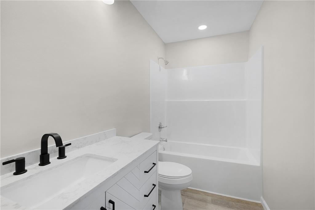 135 Holly Creek Drive Property Photo 15