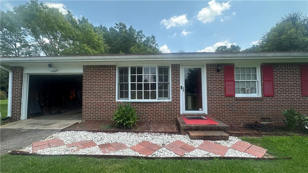 2323 Locust Grove Road Property Photo 1