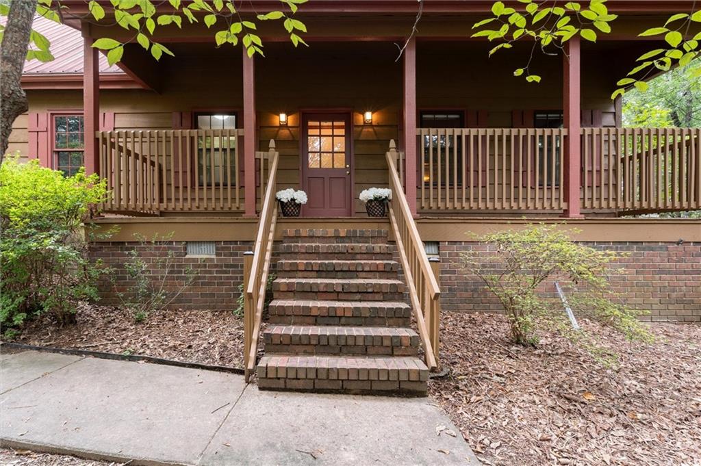 2932 Village Drive Property Photo 1