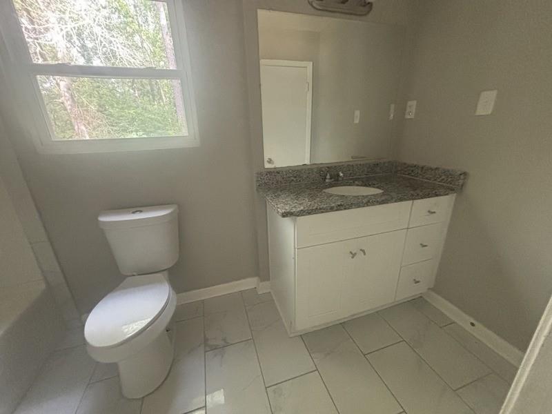 220 Hurst Point Property Photo 12